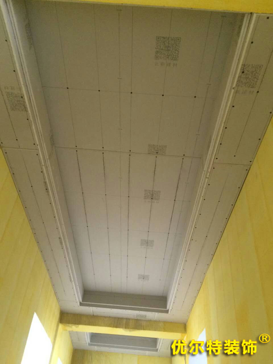 輕鋼龍骨雙層石膏板過道吊頂